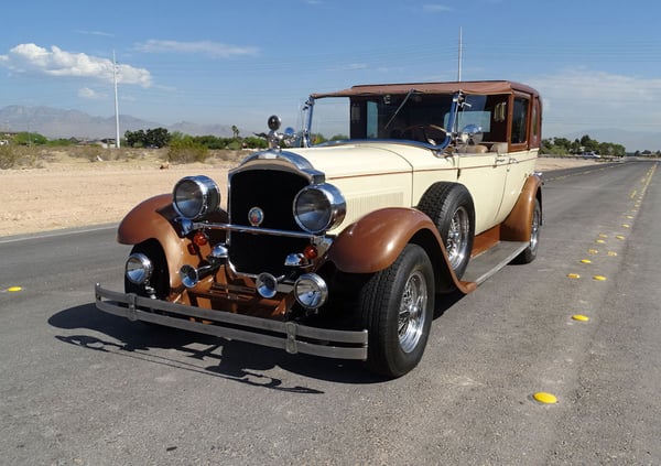 1928 Packard Town Car Luxury Rental for Weddings, Proms & Parties - Anniversary - Featured image