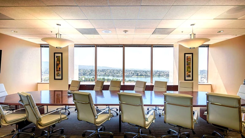 Handsome Meeting Room for Celebrations - Featured image