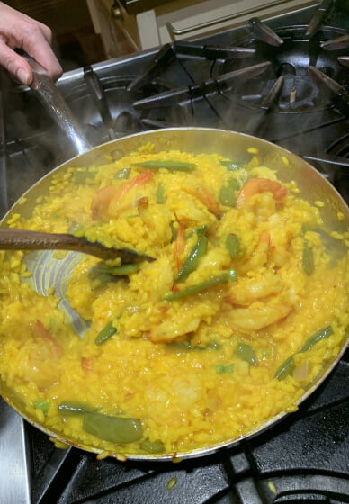 Cooking Class: Saffron-infused Prawn Risotto Team Experience - Gallery image