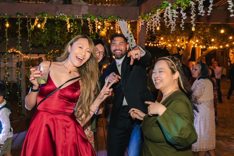 Full-Service Mobile Bar with Three Bartenders for Large Events - Gallery image