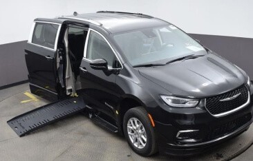 Wheelchair-Accessible Shuttle for Inclusive Group Transportation - Gallery image