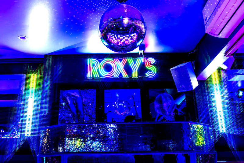 Inviting Bar & Lounge for Celebrations in Marina in San Francisco - Gallery image
