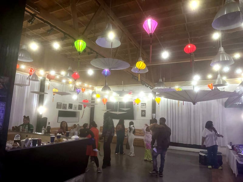 Intimate Photo & Video Studio for Events in Southwest Annex - Gallery image