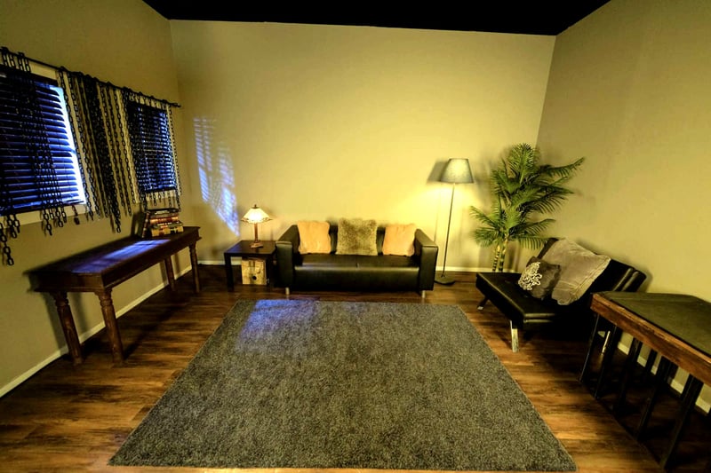 Spacious Photo & Video Studio for Gatherings in Fruitvale - Gallery image
