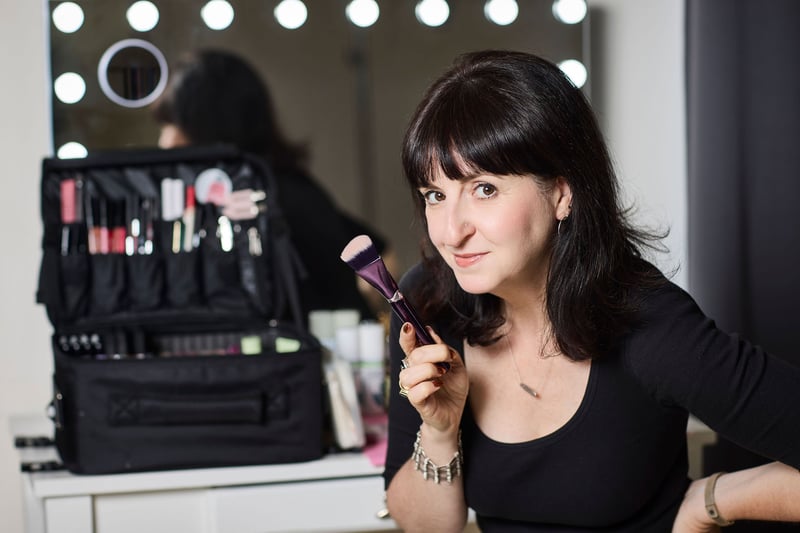 Glowing Skin Makeup Workshop: Natural Look, Pro Tools and Tips - Featured image