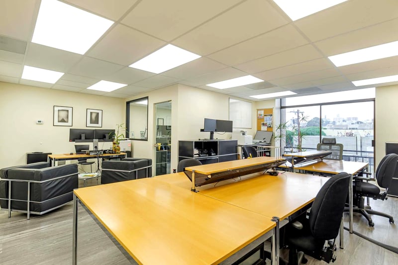 Modern Office Suite with Natural Light for Up to 10 Guests - Gallery image