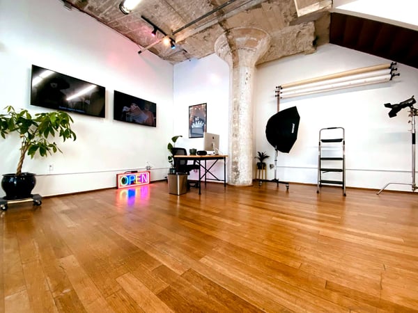 Design Studio with High Ceilings for Events in South Kennedy Tract - Holiday Party in Oakland - Featured image
