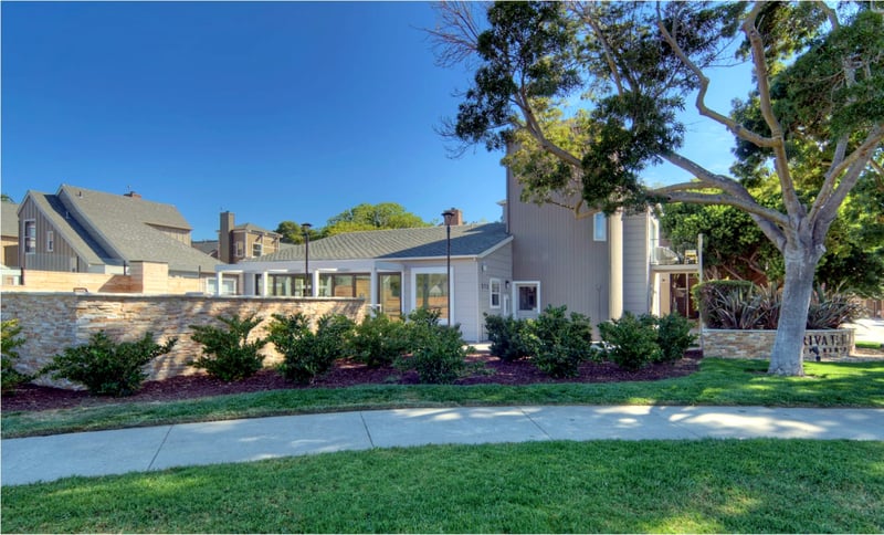Intimate Clubhouse for Gatherings in Redwood Shores - Gallery image