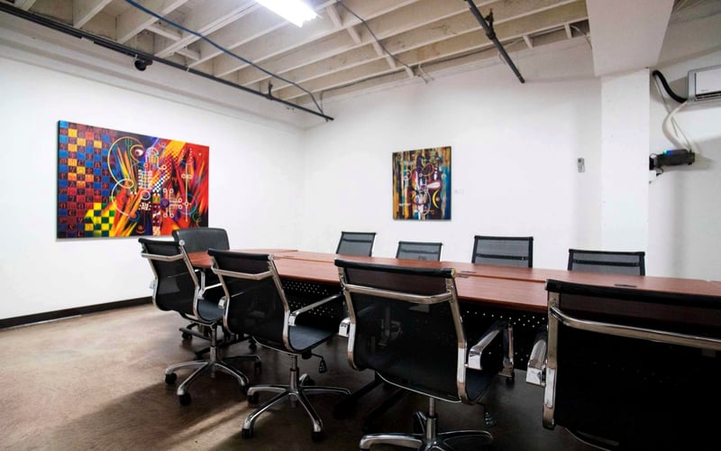 Striking Meeting Room for Memorable Events - Gallery image
