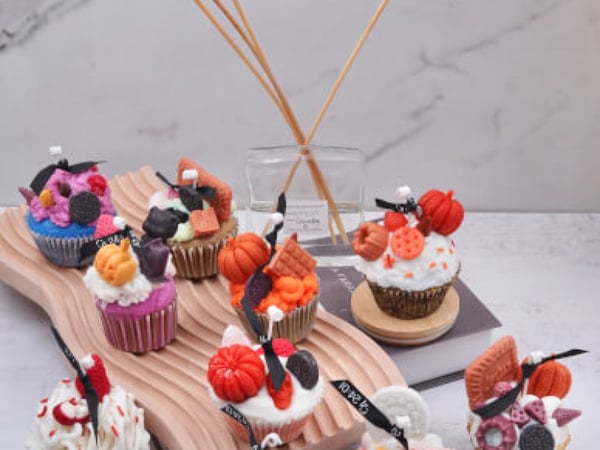 Cupcake-shaped candle making workshop team building in Saratoga