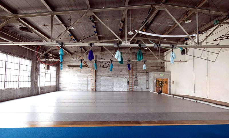 Warehouse with Natural Light for Events - Featured image