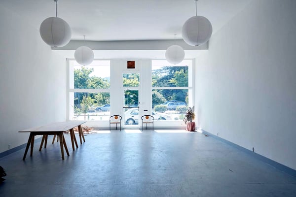 Photo Studio with Natural Light for Up to 40 Guests, 1,399 Sq Ft - Holiday Party in San Anselmo - Featured image