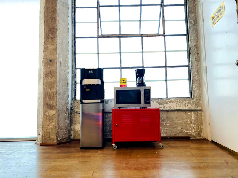 Design Studio with High Ceilings for Events in South Kennedy Tract - Gallery image
