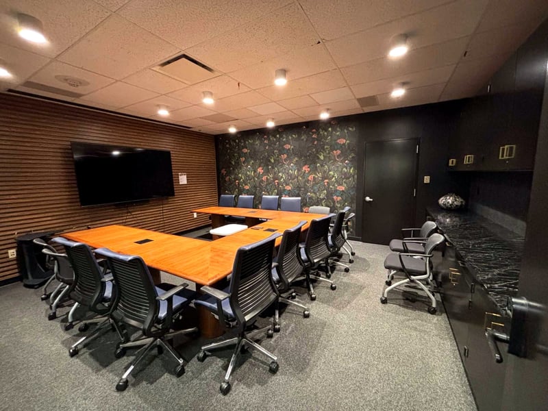 Inviting Meeting Room for Celebrations - Gallery image