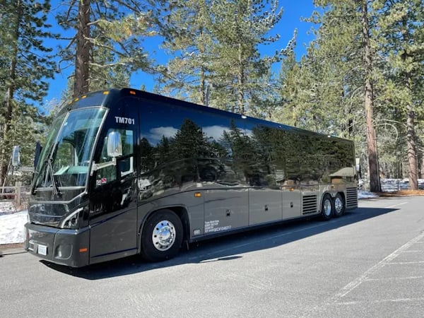 36-Passenger Coach Charter Bus for Large Event Group Travel - Reunion - Featured image