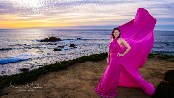 Flying Dress Photo Shoot with Silk Gowns and a Dress Assistant – Experiences