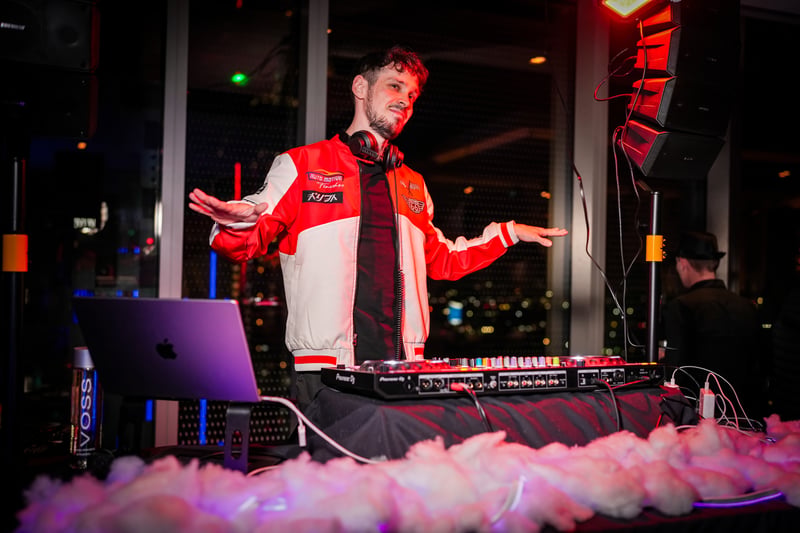 Wedding and Event Dj in Los Angeles and SoCal - Featured image