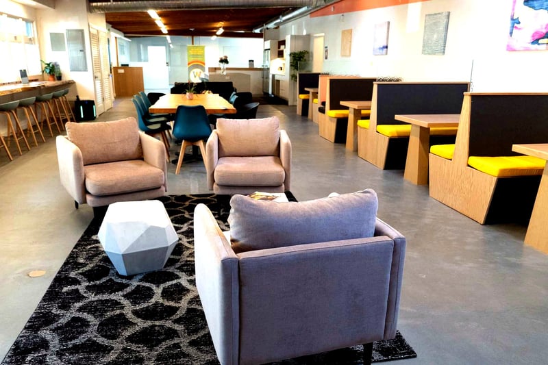 Lounge with Natural Light for Events - Gallery image