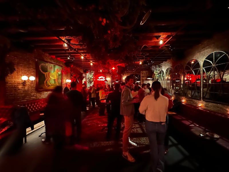 The Sotto Lounge: Private Speakeasy Ambiance - Gallery image