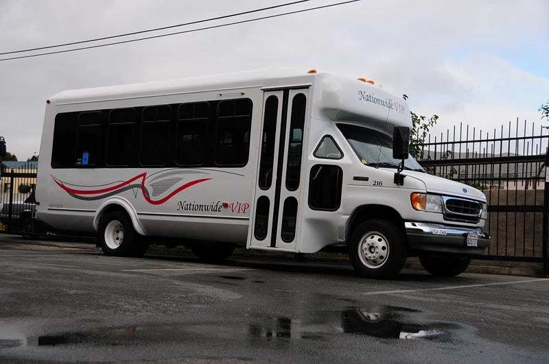 16 Passenger Limo Bus Luxury Rental for Weddings, Proms & Parties - Gallery image