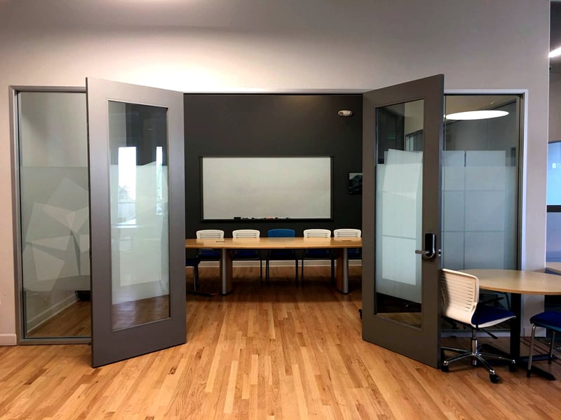 Intimate Meeting Room for Events in Heritage District - Gallery image