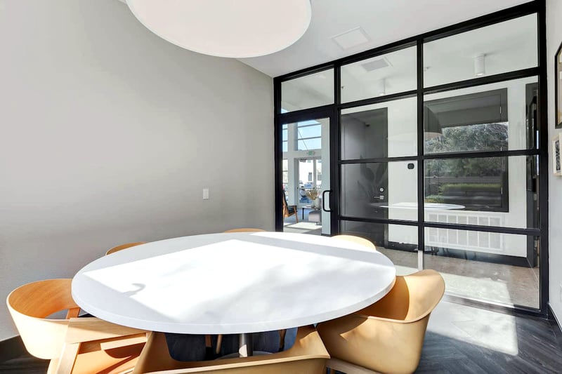 Distinctive Meeting Room for Memorable Events - Gallery image
