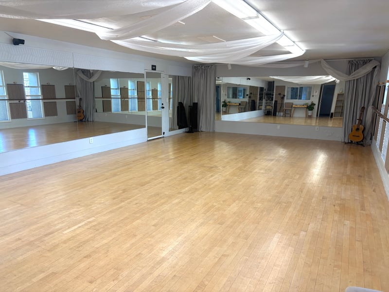 Two Fully Equipped Dance Studios with Spring-loaded Wooden Floors - Gallery image