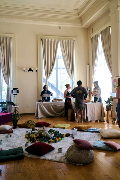 Bright Studio for Workshops and Baby Showers, Up to 25 Guests - Gallery image