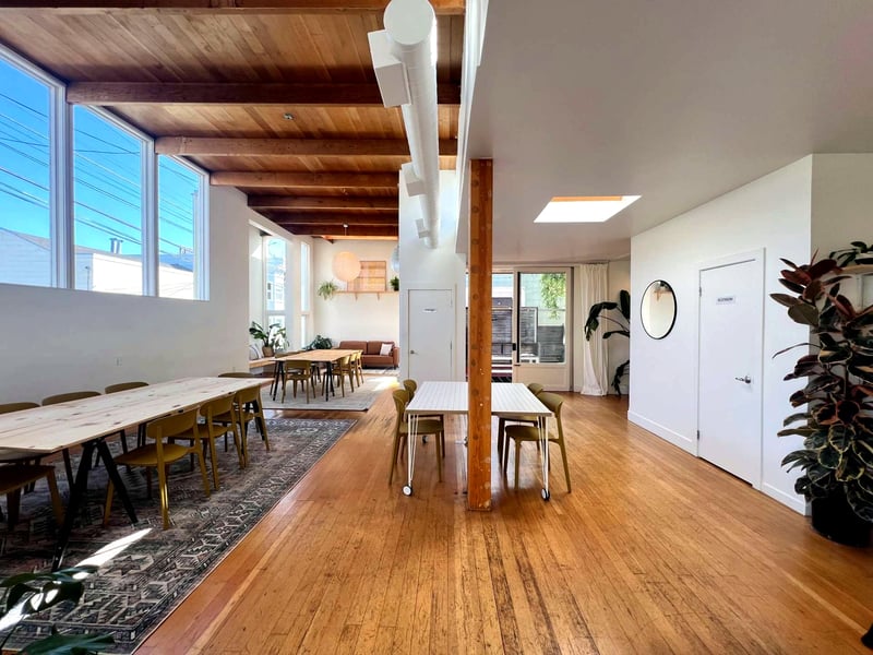 Clubhouse with High Ceilings for Events in Union Street - Gallery image