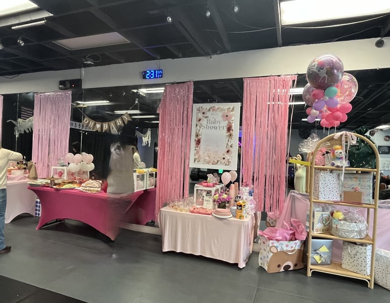 Versatile 3000 sqft Event Studio with Natural Light - Gallery image
