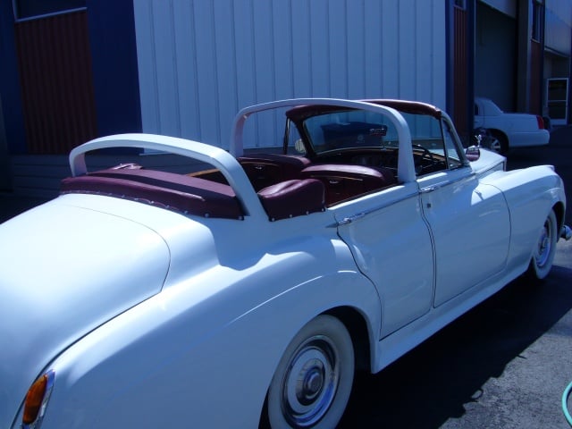 Silver-Cloud Rolls-Royce Convertible Rental for Weddings & Events - Gallery image
