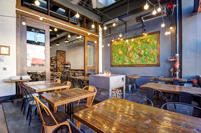 Elegant Restaurant for Celebrations in Downtown - Gallery image