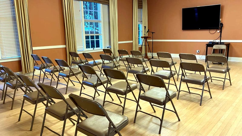 Intimate Meeting Room for Events in North Central in San Mateo - Gallery image