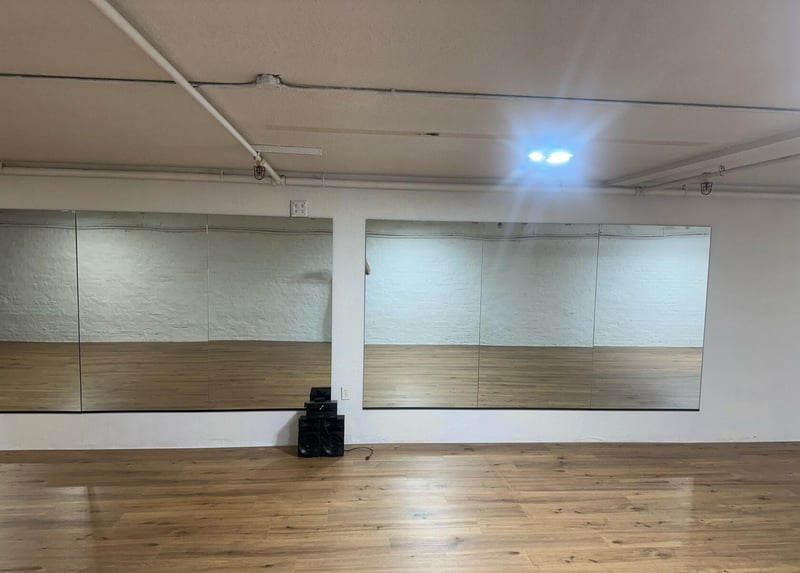 Mirrored Dance Studio Event Venue - Gallery image