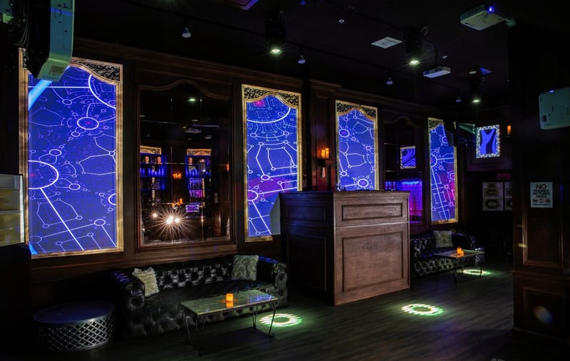 Premium Cocktail Lounge with Live Entertainment - Gallery image