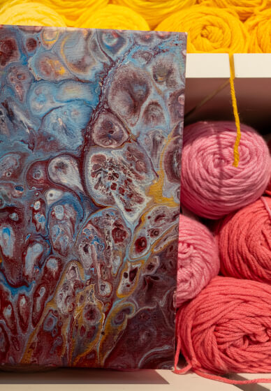 Creative Paint Pouring Workshop - Instructor Travels - Featured image