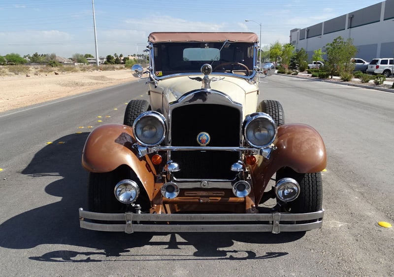 1928 Packard Town Car Luxury Rental for Weddings, Proms & Parties - Gallery image
