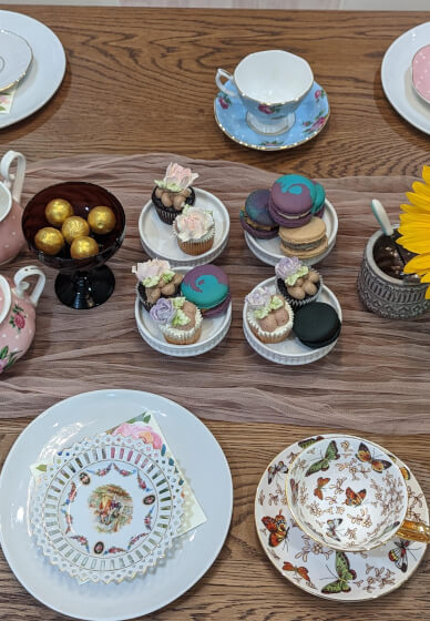 Buttercream Cupcake Decorating Workshop: Roses, Daisies/Scabiosa - Gallery image