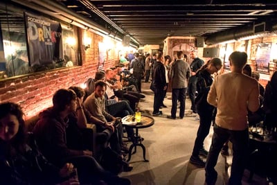 Expansive Bar & Lounge for Gatherings in Financial District