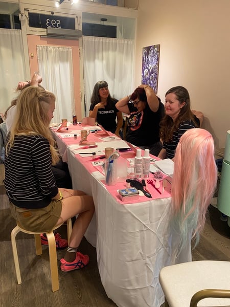 Retro Hair Teasing Workshop: Big Vintage Volume with Pro Tools - Gallery image