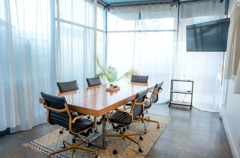 Gorgeous Meeting Room for Gatherings - Gallery image