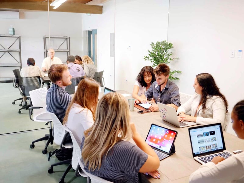 Vibrant Conference Room with Whiteboard for Up to 10 Guests - Gallery image