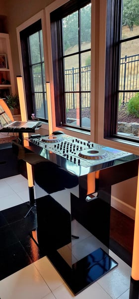 Compact Speaker Rental and Event Sound System for Cocktails - Gallery image