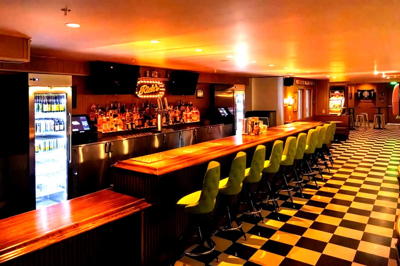 Inviting Bar & Lounge for Celebrations in Marina - Gallery image