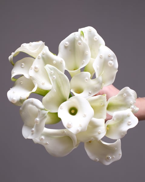 Minimalist Mini Calla Lily Bridal Bouquet with Optional Pearls - Gallery image