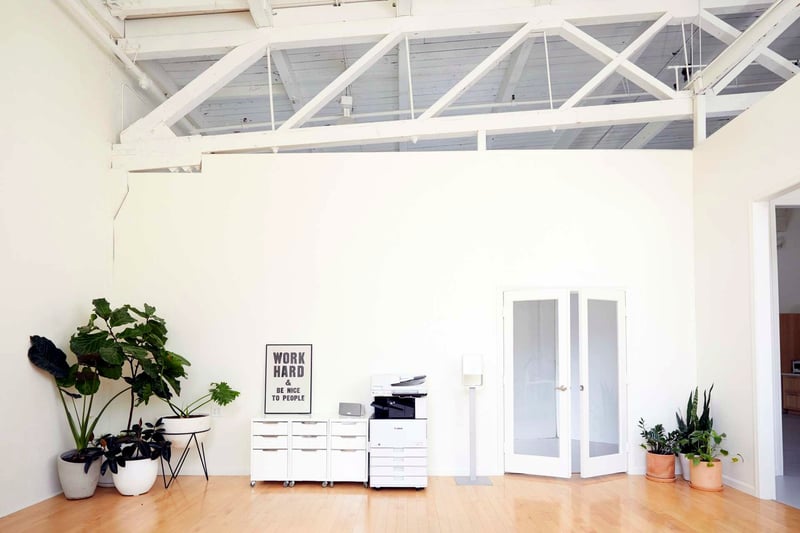 Photo Studio with Natural Light for Events - Gallery image