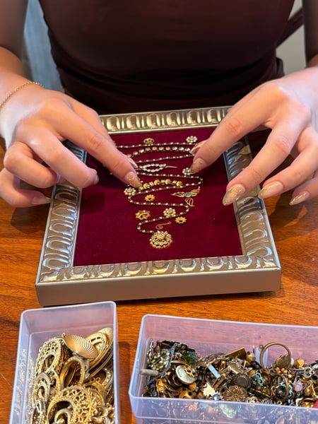 Junk Jewelry Christmas Tree Workshop - Featured image