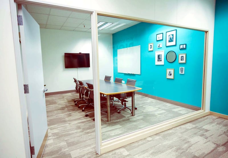 Sophisticated Meeting Room for Celebrations - Gallery image