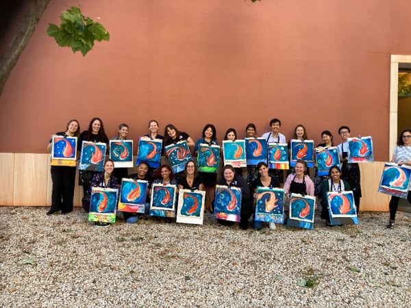 Tote Bag Painting – Travels to you! - Team Building - Featured image
