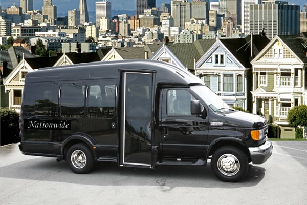 12 Passenger Executive Limousine Bus Rental for Weddings & Events - Featured image
